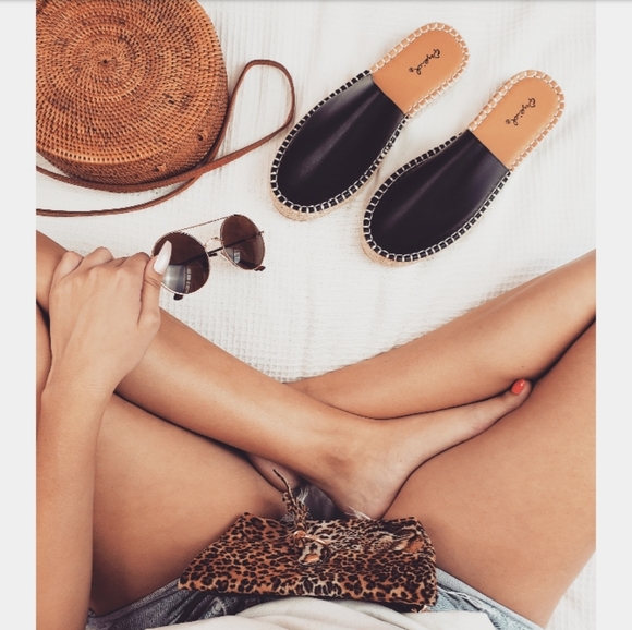 🚨END OF SUMMER SALE// Black mule espadrille - Picture 3 of 6